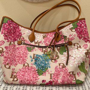 Dooney & Bourke Large Pink Flowered bad in excellent shape